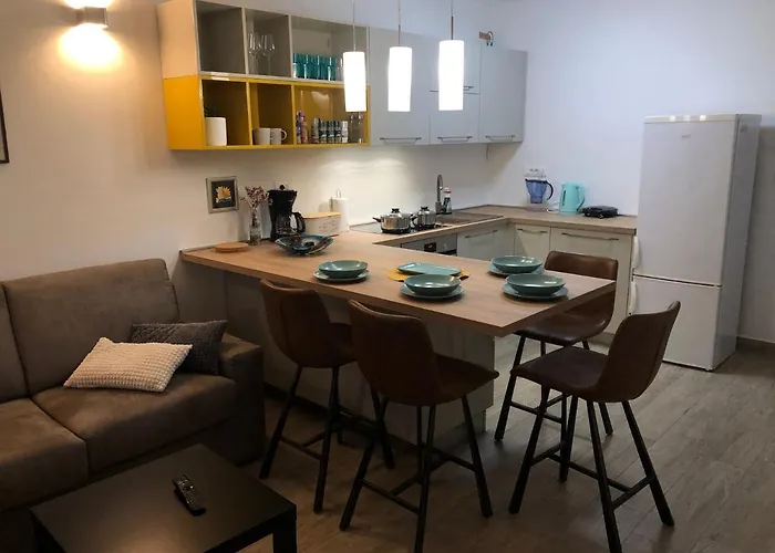 Center Seaview 아파트 *