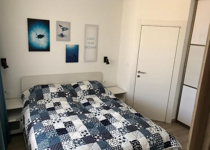 Center Seaview 아파트