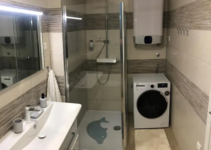 Center Seaview Apartment *