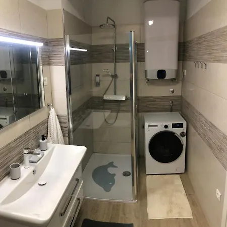 Center Seaview Apartment *