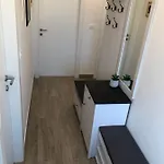 Center Seaview Apartment *
